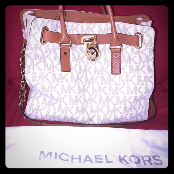 Michael Kors Handbags - MK Vanilla Jet Set Hamilton Tote